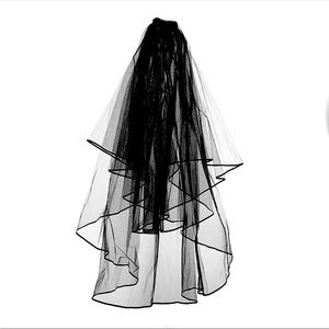 💕Wedding Bridal Veil. Two Tiers. Beautiful. With Comb.